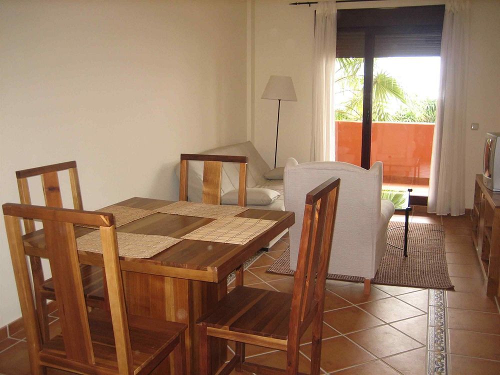 Royal Suites Marbella เบนาบีส ภายนอก รูปภาพ